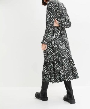 Vente en gros de robes pour femmes printemps/été - Tailles 32, 36, 40 - À partir de 2...
