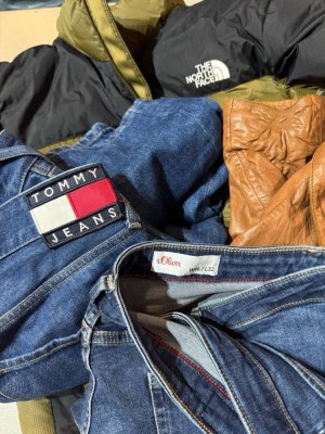 6,50 €/pièce – Mix de vêtements de marque, catégorie C (Nike, Adidas, Tommy Hilfiger,...)