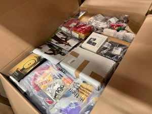 351 € par palette – Retours MIX catégories A/B/C : articles ménagers, produits pour enf...