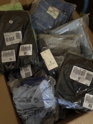 364 € – Lot mixte de vêtements de marque pour femmes et hommes, 60 pièces, retours prem...