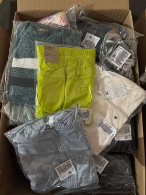 400 € pour 68 pièces de vêtements de marque mixtes femme & homme – retours clients, gra...
