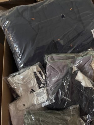 247 € pour 35 pièces de vêtements de marque pour femmes et hommes (mixte), catégorie A–...