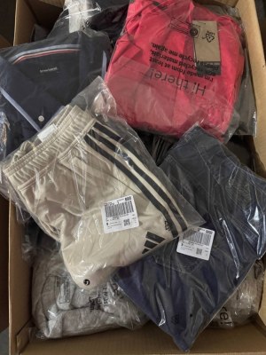 374 € – 67 pièces de vêtements de marque mixte homme/femme, catégories A/B/C, retours...