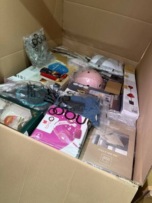 351€ Palette MIX P1 – Électroménager, articles pour enfants, décoration, textile, jouet...