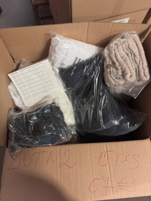 67 € Lot n°2 (15 pièces) – Mix de produits de marque pour la maison : linge de lit, ser...
