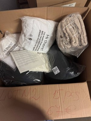 67 € pour 15 pièces – Lot d’articles ménagers de marque (catégorie A/B/C), linge de lit...