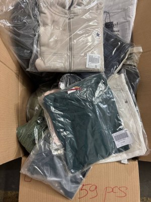 324 € – Lot de vêtements de marque mixte homme et femme | Lot 127 (59 pièces) | Retours...