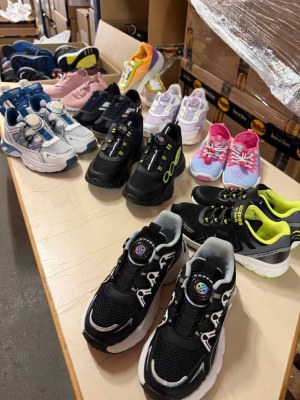 7,50 € Mix chaussures enfant Dockers, catégorie A / échantillons, nouveaux modèles actu...