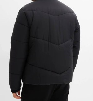 À partir de 9,20 €/pièce. Stock de vestes homme à capuche, catégorie A, automne/hiver/p...