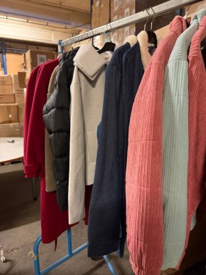 550 € Mix de vêtements femme Stock, lot n°10, 100 pièces, catégorie A, marchandise neuv...