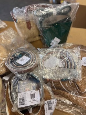 À partir de 3 € / pièce – Lot d'accessoires (Catégorie A, neufs, lunettes de soleil, ce...)