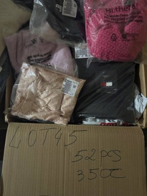 350 € – Vêtements de marques mixtes pour femmes et hommes, 52 pièces, catégorie A–C, re...