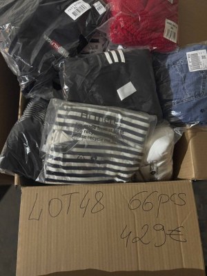 429 € Lot : 66 pièces de vêtements de marque pour femmes et hommes (mix) – retours clie...