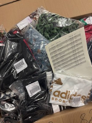 445 € – Lot mixte de vêtements de marque pour femmes et hommes, 82 pièces, retours clie...