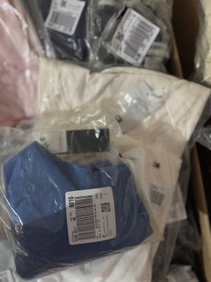 400 € pour 68 pièces de vêtements de marque mixtes femme & homme – retours clients, gra...