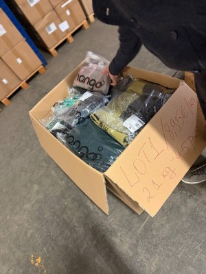 187,95 € – Vêtements de marque mixtes pour femmes et hommes, 45 pièces, 21 kg, retours...
