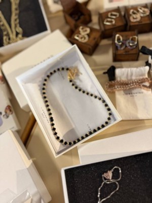 À partir de 5,50 € – Mix de bijoux catégorie A : articles neufs et emballés – colliers...