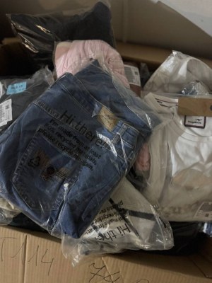 510 € – lot mixte de vêtements de marque pour femmes et hommes, 74 pièces, retours clie...