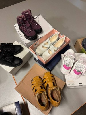 1,50 € / paire STOCK Chaussures de marque Mix A/B/C dès 50 paires Hommes Femmes Enfants...