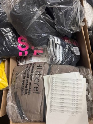 341 € / Palette Vêtements de marque Mix Femme Homme Stock A/B/C 59 pièces retours Nike...