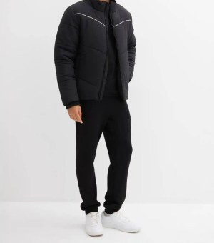 À partir de 9,20 €/pièce. Stock de vestes homme à capuche, catégorie A, automne/hiver/p...