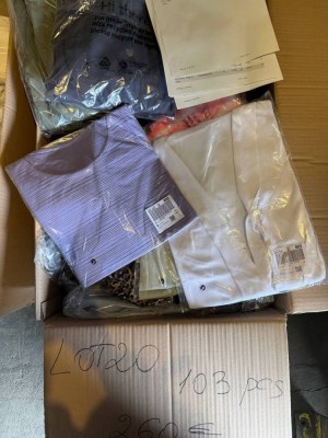 260 € Lot n°20, stock de vêtements de marque mix, 103 pièces, catégorie A/B, retours cl...