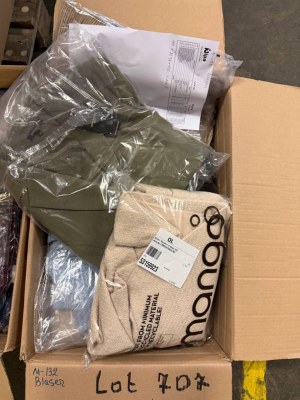220 € Lot de blazers de marque, vestes, trenchs, vestes en jean et blousons, retours cl...