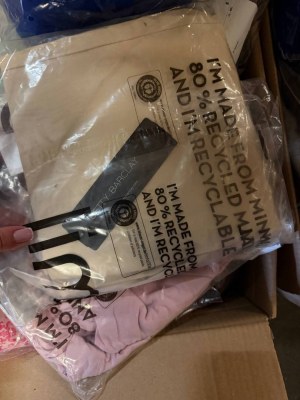 450 € Lot n° 686 Mix de robes de marque pour femmes, 45 pièces, retours clients A/B/C...