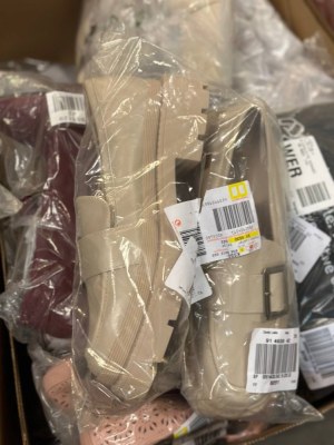 Chaussures en gros d'Allemagne, mix hommes et femmes, stock immédiatement disponible !