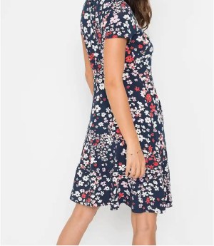 Robes pour femmes pour la saison printemps-été – tailles 32 et 36, à partir de 2,90 € par pièce...