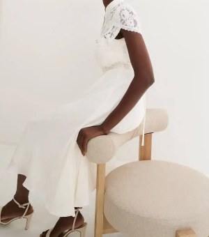 Robes pour femmes : saison printemps-été – tailles de 34 à 52 – offres en gros à partir de 2,90...