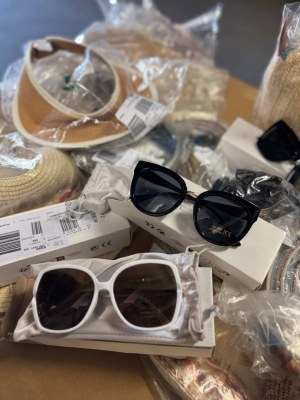 À partir de 3 € / pièce – Lot d'accessoires (Catégorie A, neufs, lunettes de soleil, ce...)