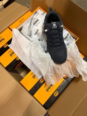 11,00 € Sneakers Dockers homme nouvelle collection catégorie A 100% neufs en boîtes d’o...