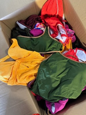 16 € par kg – Lot de maillots de bain pour femmes & hommes (381 kg, Catégorie A, produi...)
