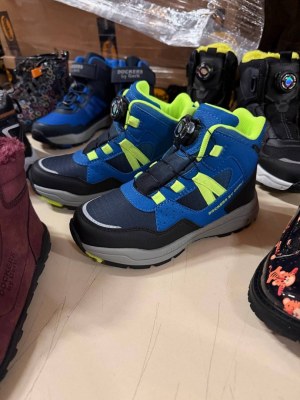 7,50 € Mix de chaussures Dockers pour enfants, catégorie A échantillons, nouveaux modèl...