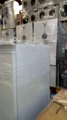 GRANDE VENTE DE DÉSTOCKAGE