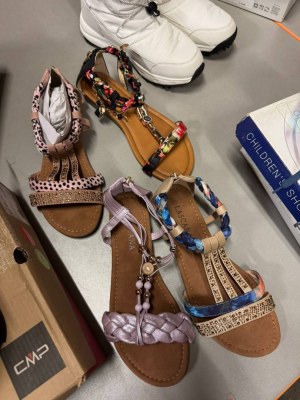 1,50 € / paire STOCK Chaussures de marque Mix A/B/C dès 50 paires Hommes Femmes Enfants...