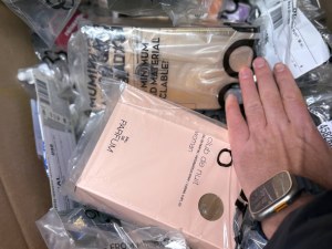 12,65€ par pièce – Cosmétique & Parfum (Mix), 102 pièces, marques de renommée mondiale...