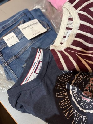 6,50 €/pièce – Mix de vêtements de marque, catégorie C (Nike, Adidas, Tommy Hilfiger,...)