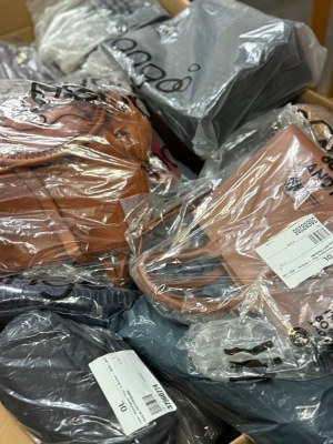 27,80€ par pièce – Sacs et sacs à dos de marque (Mix), 177 pièces, retours clients