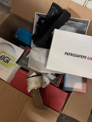 6 € par paire – Stock de chaussures de marque en mix, catégorie C à partir de 100 paire...