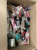 LOT DE 300pcs L'ORÉAL / MAYBELLINE
