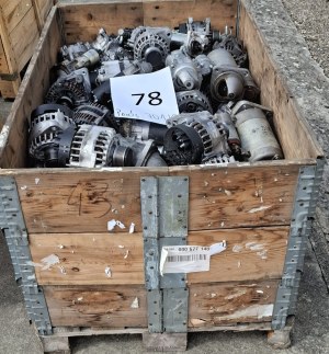 LOT DE 4 PALETTES DE DEMARREURS ET ALTERNATEURS