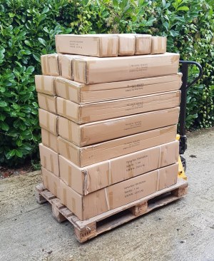 Lot de serres de jardin 5 modèles x 4 unités, soit 1 palette de 20 colis.