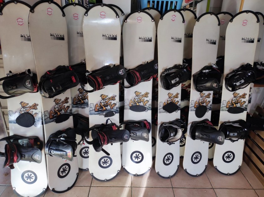 Vends lot de snowboard d occasion Destockage Grossiste