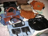 Vends lot sacs à mains et portes-monaie