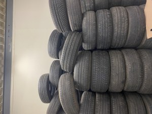 Lot de Pneus Voiture et Camion Occasion