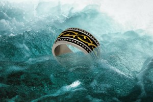 BIJOUX : BAGUES, BRACELETS, BOUCLES D'OREILLE, COLLIERS, PENDENTIFS