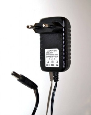 Destockage: chargeur/Adaptateur secteur