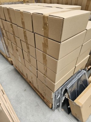 GROS LOT COSMÉTIQUE – PRIX SACRIFIÉ – IDÉAL REVENDEURS / MARCHÉS / BARBIERS